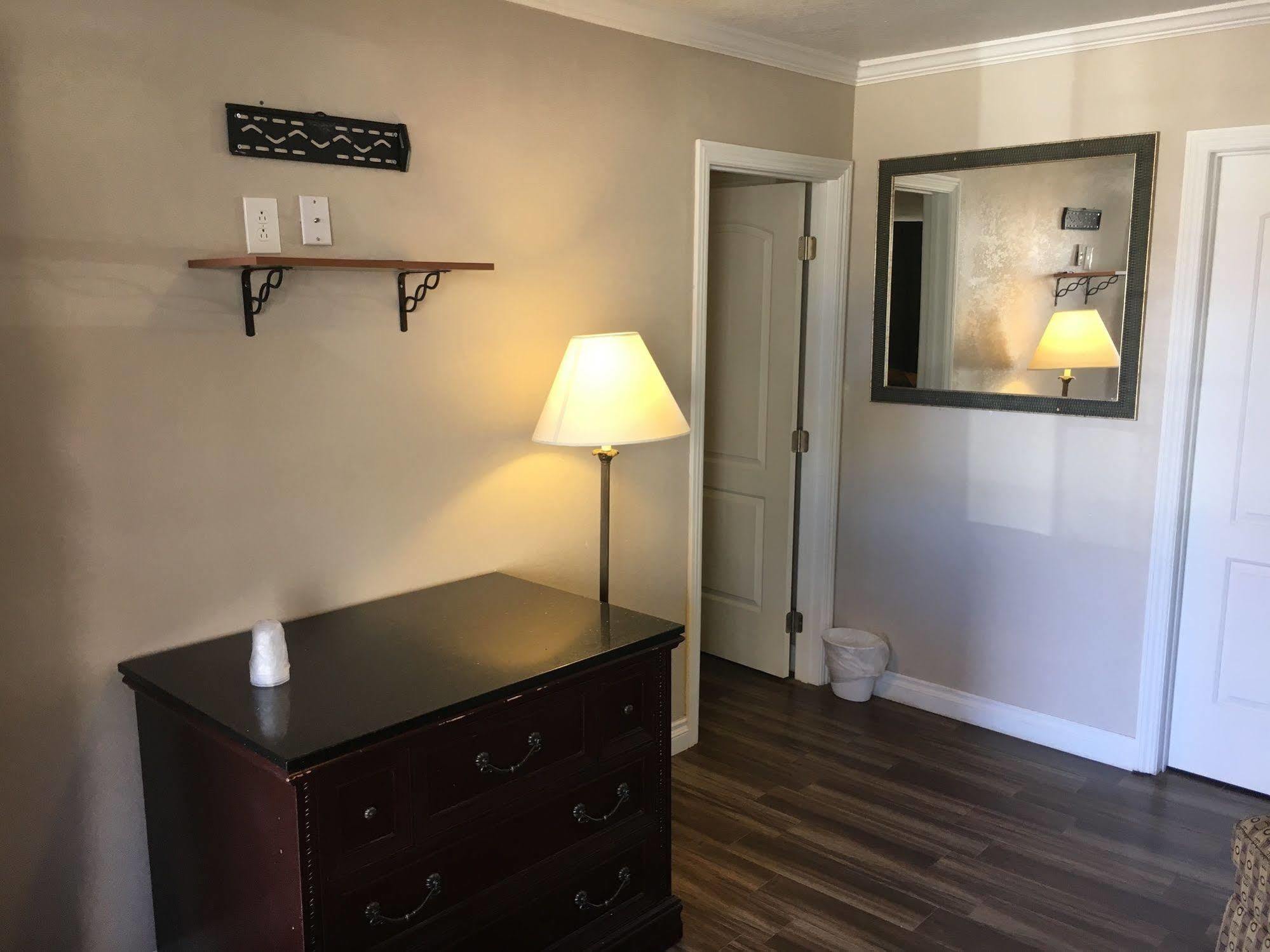 Bartlett Motel Lomita Екстериор снимка