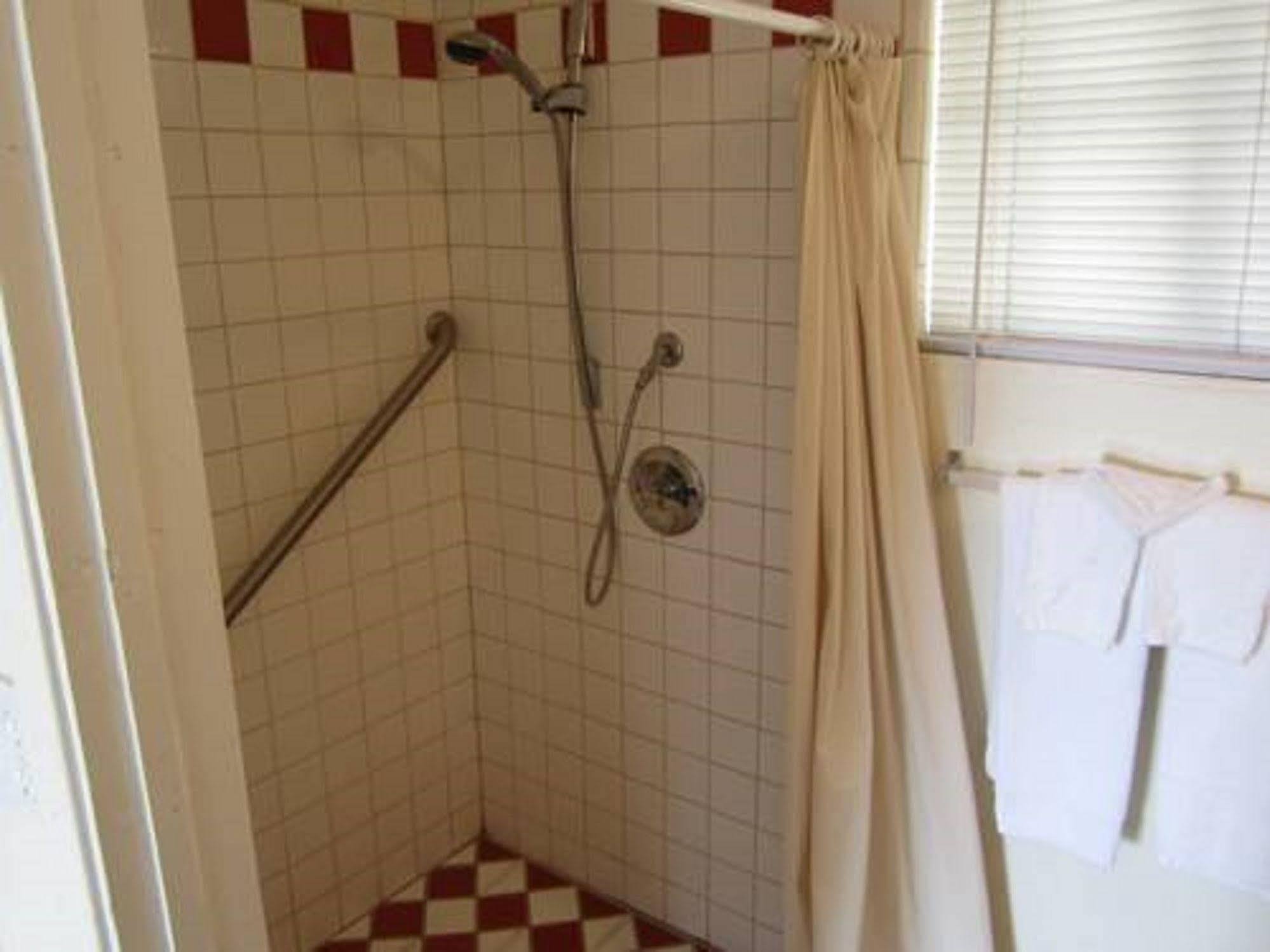 Bartlett Motel Lomita Екстериор снимка